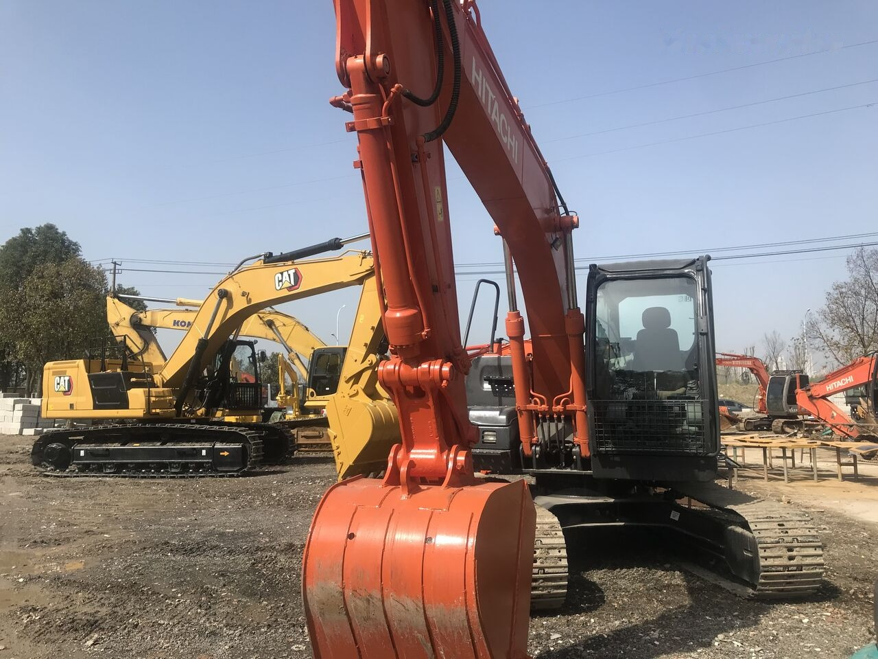 Hitachi ZX130 - Pelle sur chenille: photos 2 Hitachi ZX130 - Pelle sur chenille: photos 2