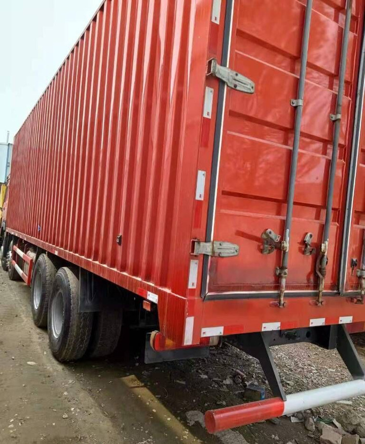 Howo 8X4 Box Truck Box Van - Camion porte-conteneur/ Caisse mobile: photos 3 Howo 8X4 Box Truck Box Van - Camion porte-conteneur/ Caisse mobile: photos 3