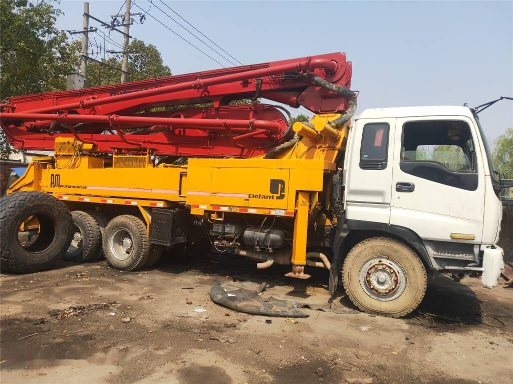 Isuzu Putzmeister on chassis - Camion pompe: photos 2 Isuzu Putzmeister on chassis - Camion pompe: photos 2