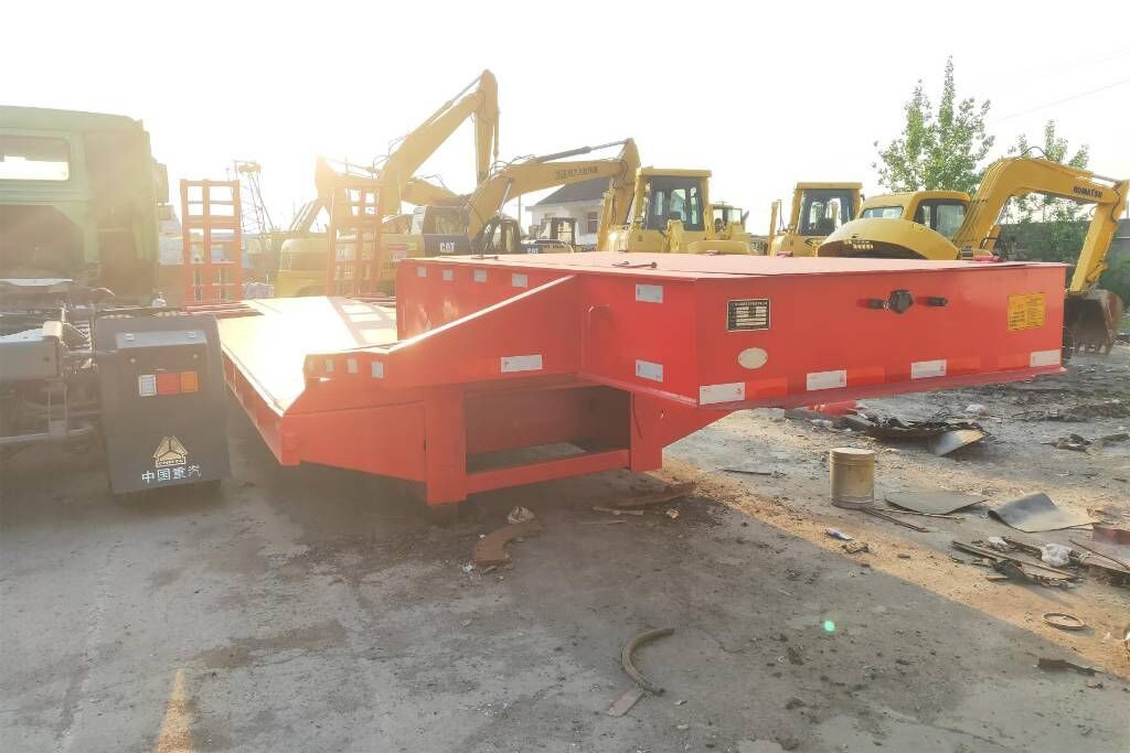 KUNBO LKB9400TDP - Remorque porte-engin surbaissée: photos 1 KUNBO LKB9400TDP - Remorque porte-engin surbaissée: photos 1