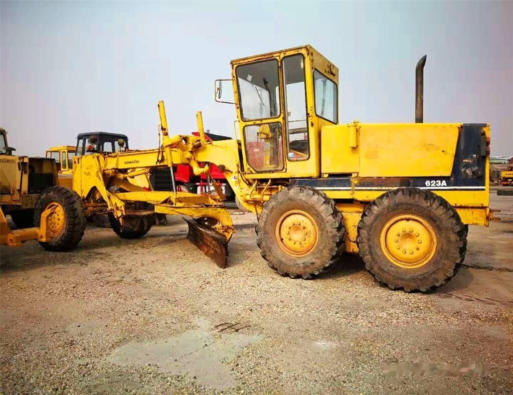Komatsu GD623A - Niveleuse: photos 5 Komatsu GD623A - Niveleuse: photos 5