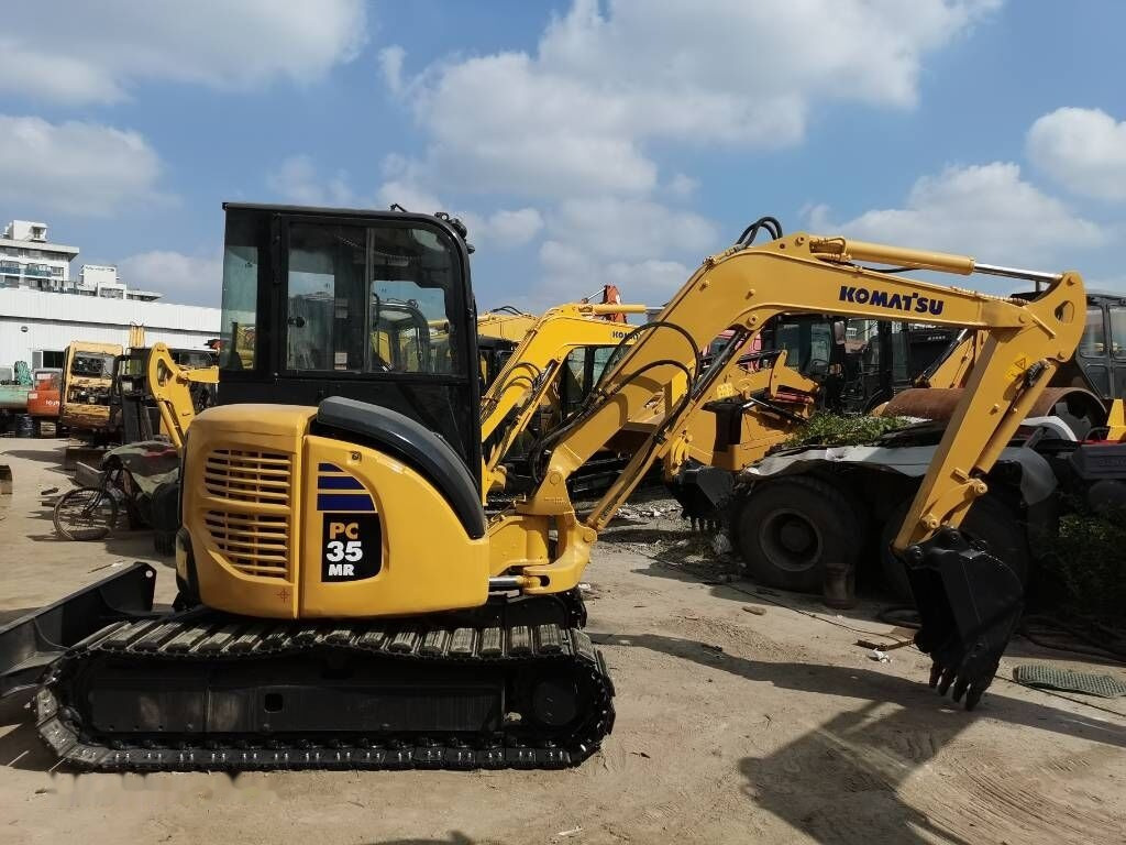 Komatsu PC35MR - Mini pelle: photos 1 Komatsu PC35MR - Mini pelle: photos 1