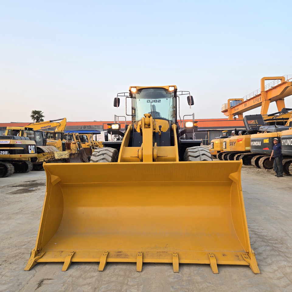 SDLG L956F - Chargeuse sur pneus: photos 5 SDLG L956F - Chargeuse sur pneus: photos 5