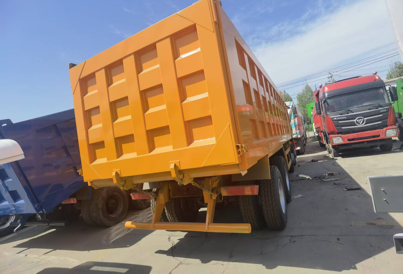 Camion benne Shacman F3000 8*4 Dump truck: photos 10