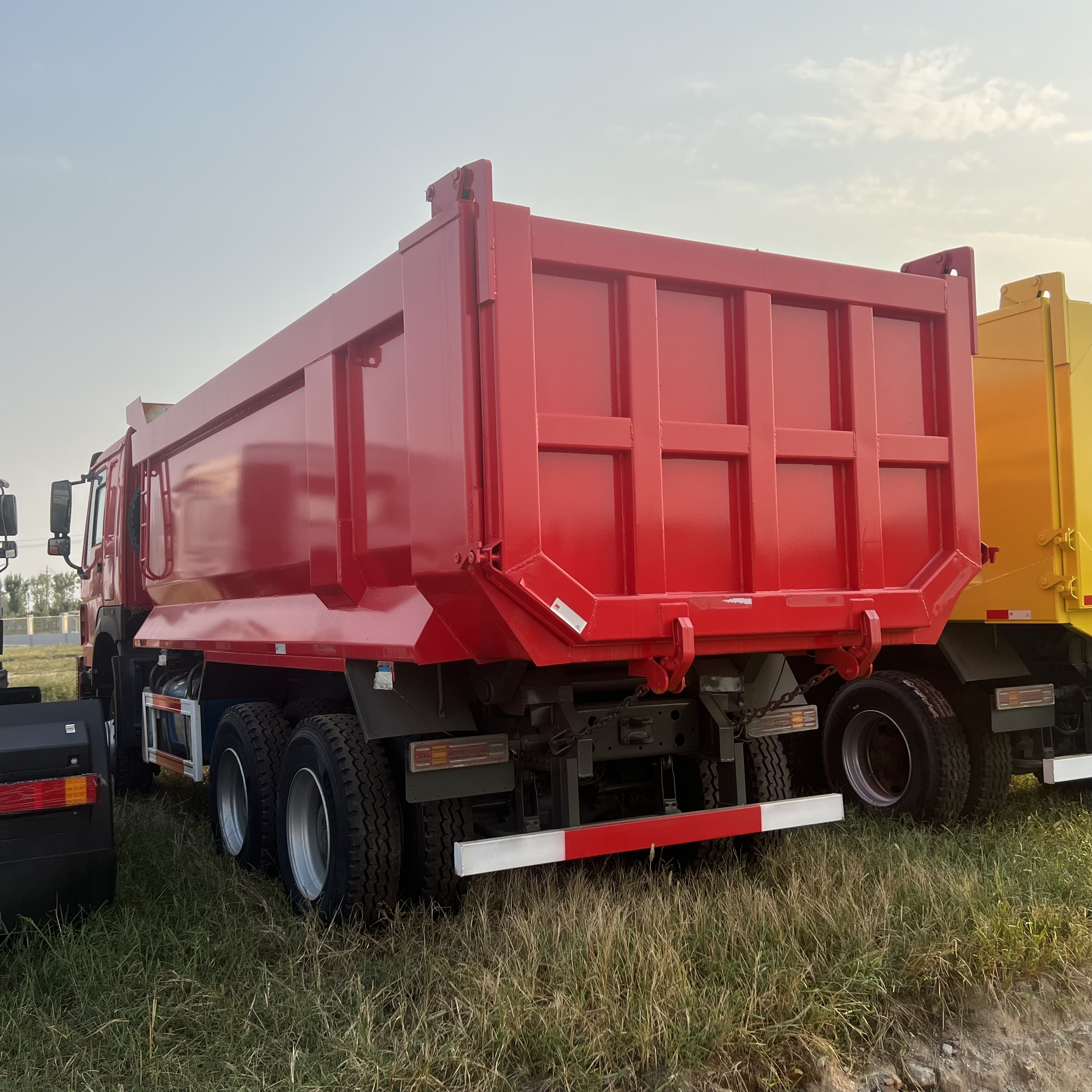Sinotruk HOWO 371 6*4 Dump truck - Camion benne: photos 4 Sinotruk HOWO 371 6*4 Dump truck - Camion benne: photos 4
