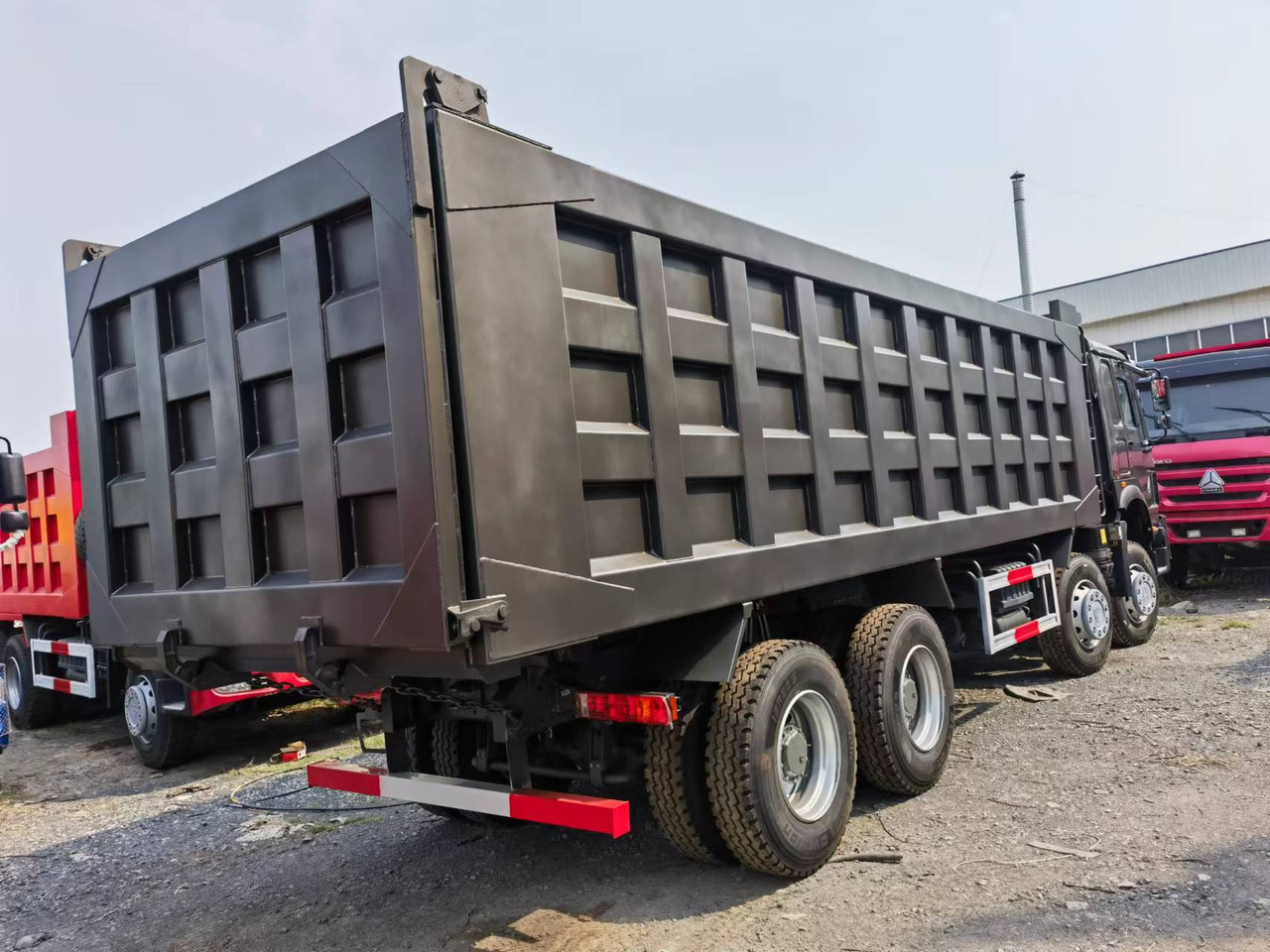 Sinotruk HOWO 371 8*4 Dump truck - Camion benne: photos 5 Sinotruk HOWO 371 8*4 Dump truck - Camion benne: photos 5