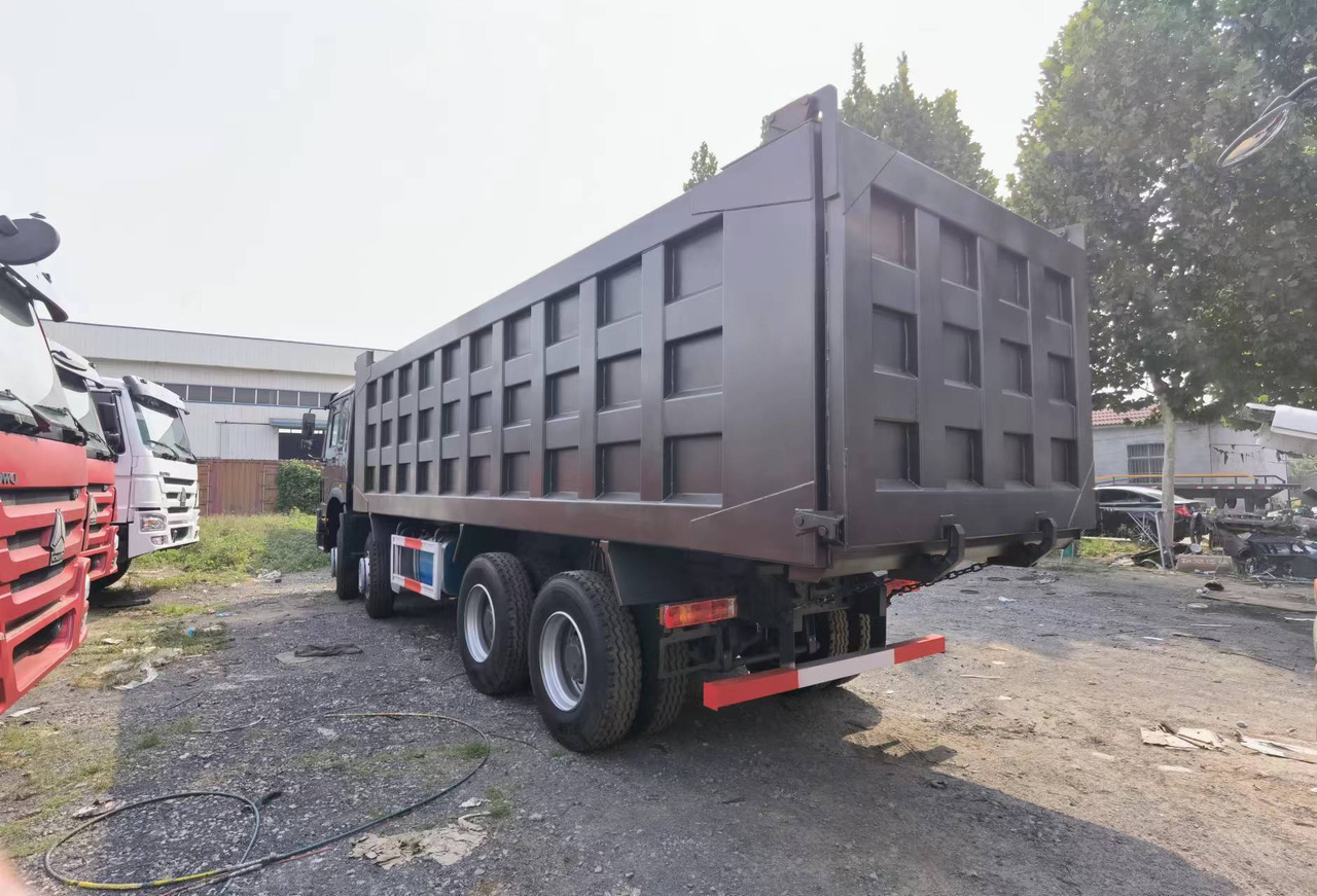 Sinotruk HOWO 371 8*4 Dump truck - Camion benne: photos 3 Sinotruk HOWO 371 8*4 Dump truck - Camion benne: photos 3