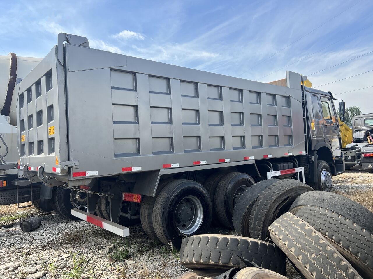 Sinotruk HOWO 375 6*4 Dump truck - Camion benne: photos 4 Sinotruk HOWO 375 6*4 Dump truck - Camion benne: photos 4