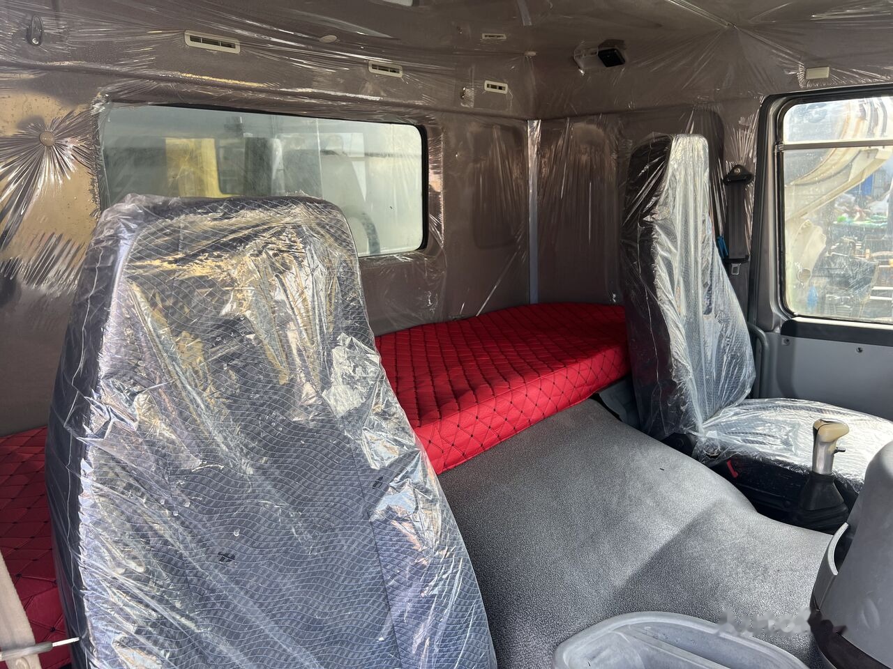 Sinotruk HOWO 375 6*4 Dump truck - Camion benne: photos 3 Sinotruk HOWO 375 6*4 Dump truck - Camion benne: photos 3