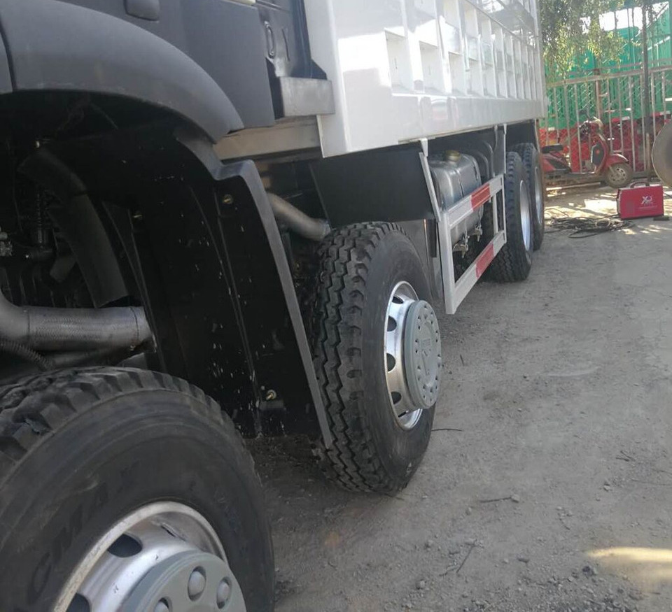 Sinotruk HOWO 375 8*4 Dump truck - Camion benne: photos 5 Sinotruk HOWO 375 8*4 Dump truck - Camion benne: photos 5