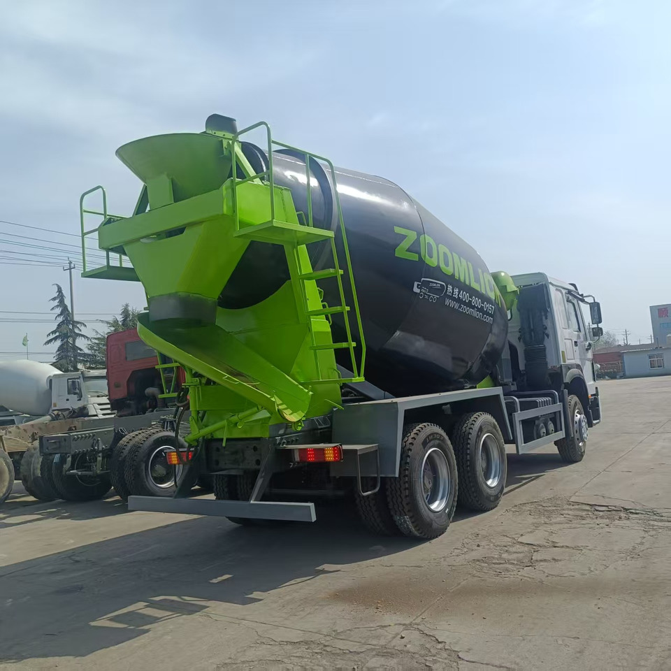 Sinotruk HOWO 6*4 Concrete mixer truck - Camion malaxeur: photos 5 Sinotruk HOWO 6*4 Concrete mixer truck - Camion malaxeur: photos 5