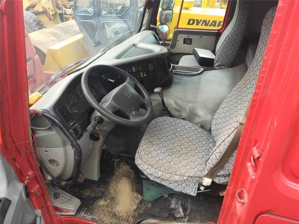 Sinotruk HOWO 8*4 Dump truck - Camion benne: photos 5 Sinotruk HOWO 8*4 Dump truck - Camion benne: photos 5