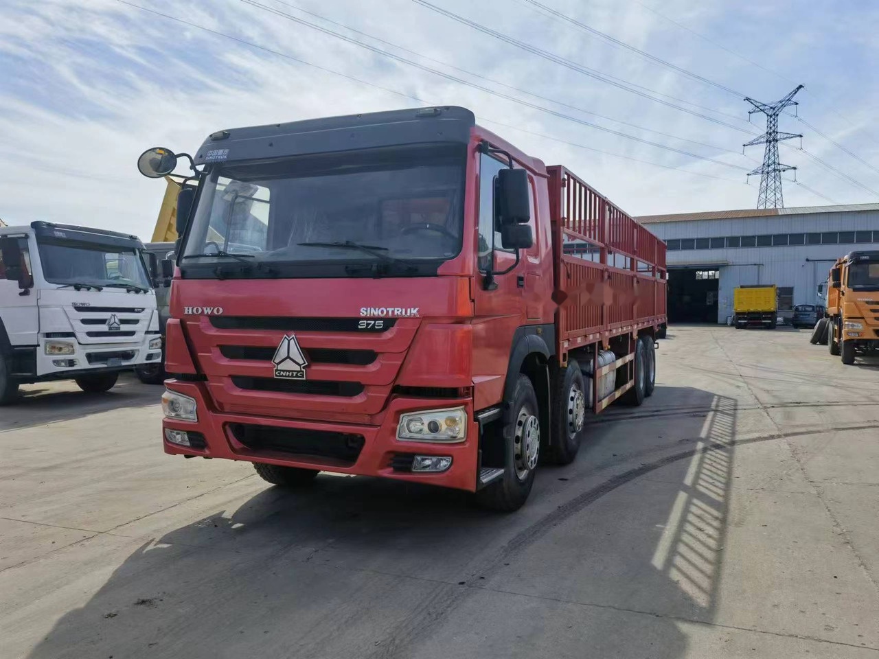 Sinotruk HOWO 8*4 Fence Truck - Mini tombereau: photos 2 Sinotruk HOWO 8*4 Fence Truck - Mini tombereau: photos 2