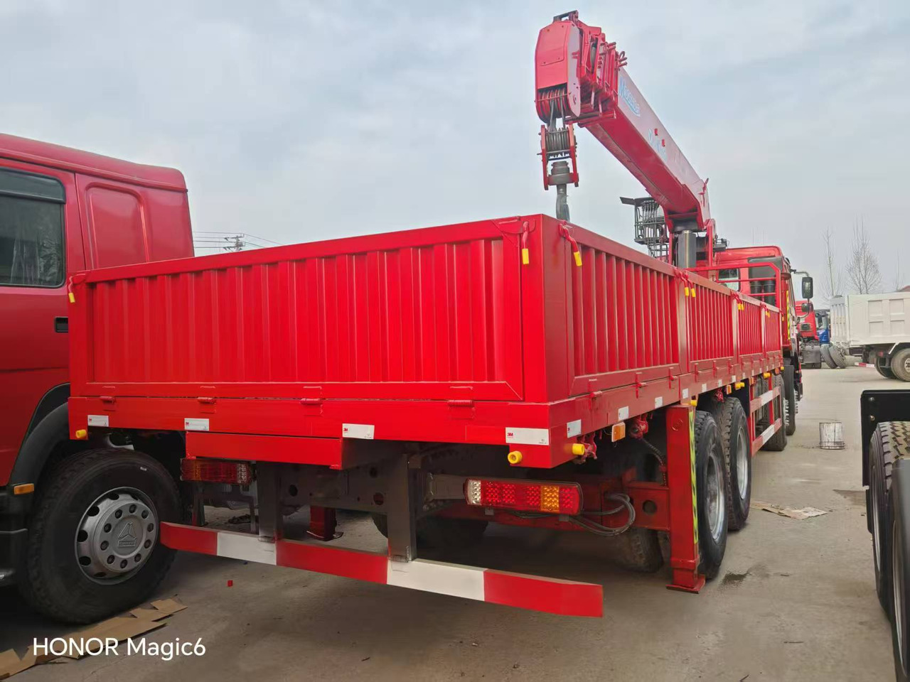 Sinotruk HOWO 8*4 Mobile crane - Grue mobile: photos 5 Sinotruk HOWO 8*4 Mobile crane - Grue mobile: photos 5