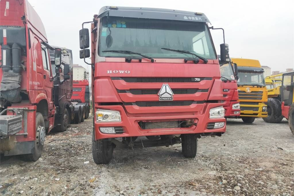 Sinotruk Howo - Camion benne: photos 1 Sinotruk Howo - Camion benne: photos 1