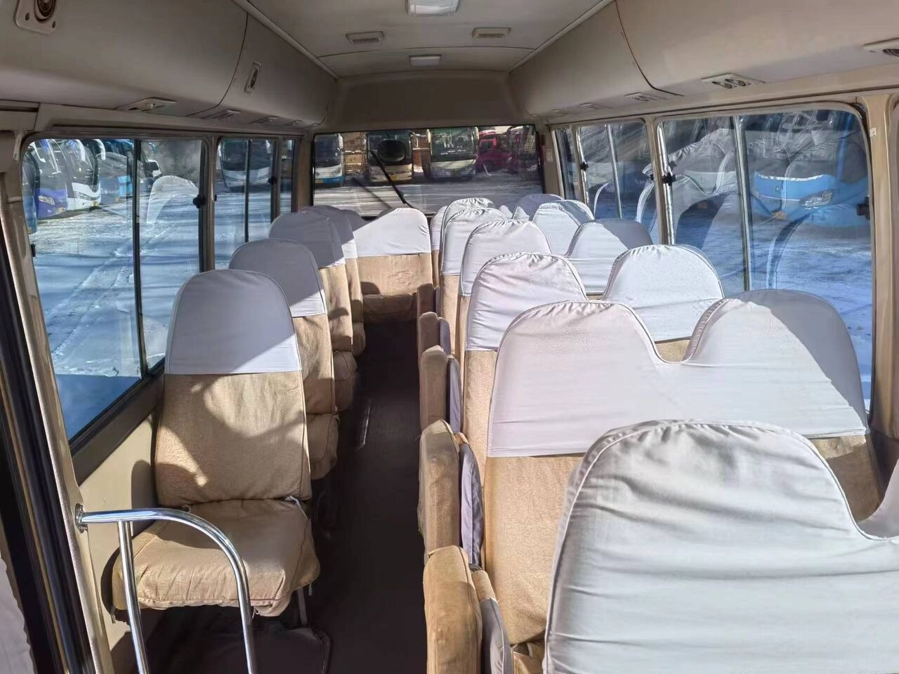 Toyota 29 SEATS COASTER - Bus urbain: photos 2 Toyota 29 SEATS COASTER - Bus urbain: photos 2