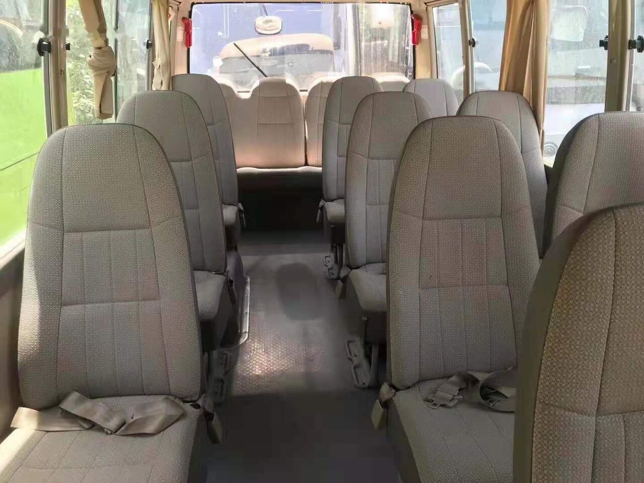 Toyota Coaster - Bus interurbain: photos 2 Toyota Coaster - Bus interurbain: photos 2