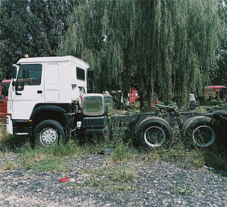Howo 420hp 6x4 - Tracteur routier: photos 2 Howo 420hp 6x4 - Tracteur routier: photos 2
