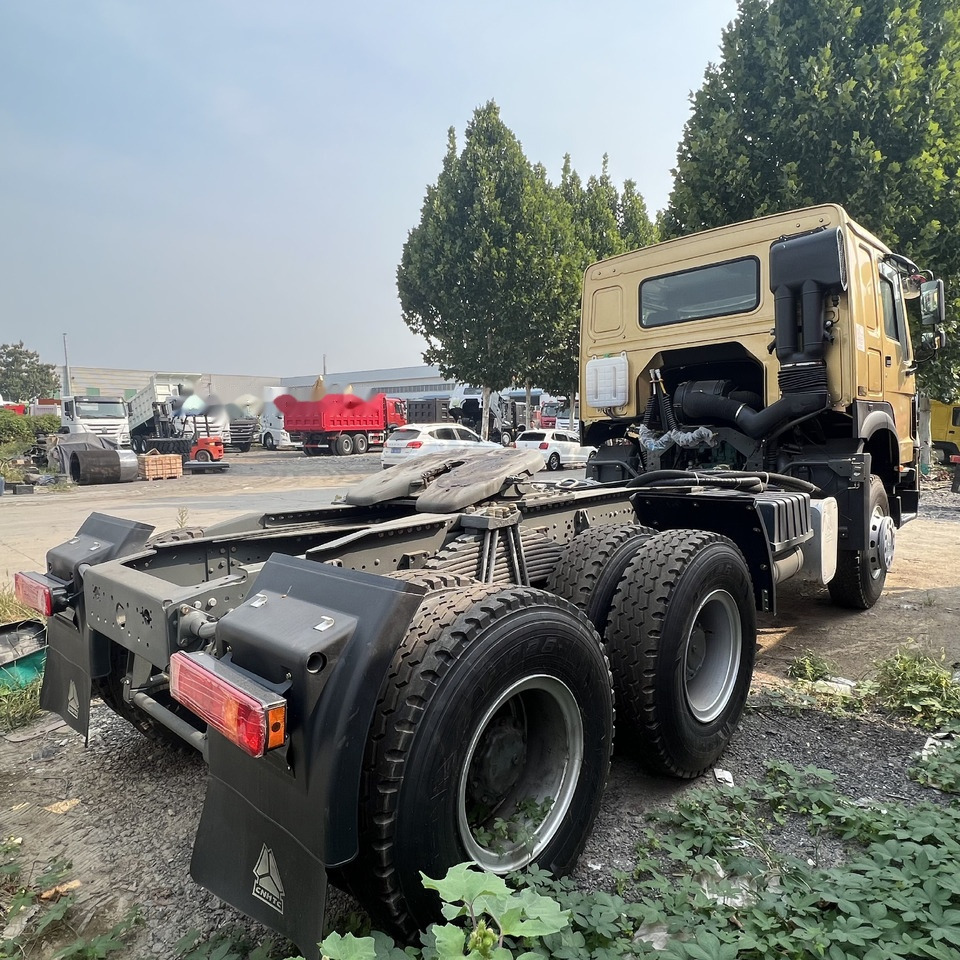 Sinotruk HOWO 420 Tractor - Tracteur routier: photos 2 Sinotruk HOWO 420 Tractor - Tracteur routier: photos 2