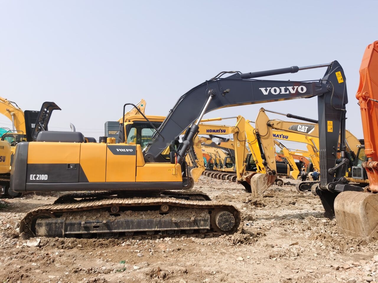 Volvo EC210D - Pelle sur chenille: photos 5 Volvo EC210D - Pelle sur chenille: photos 5