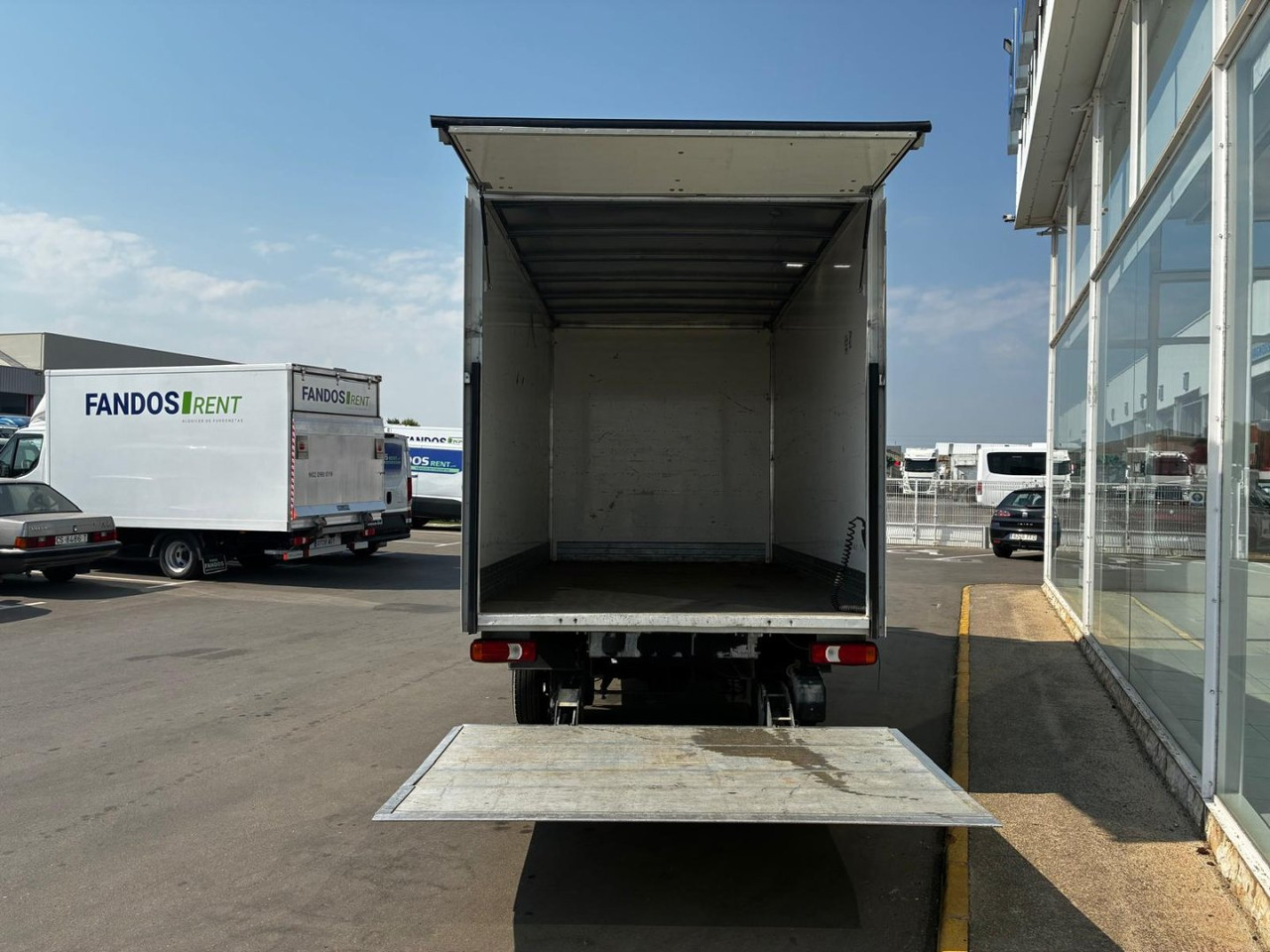 Caja cerrada IVECO 35C16 3.0 20m3 - Fourgon grand volume: photos 5 Caja cerrada IVECO 35C16 3.0 20m3 - Fourgon grand volume: photos 5