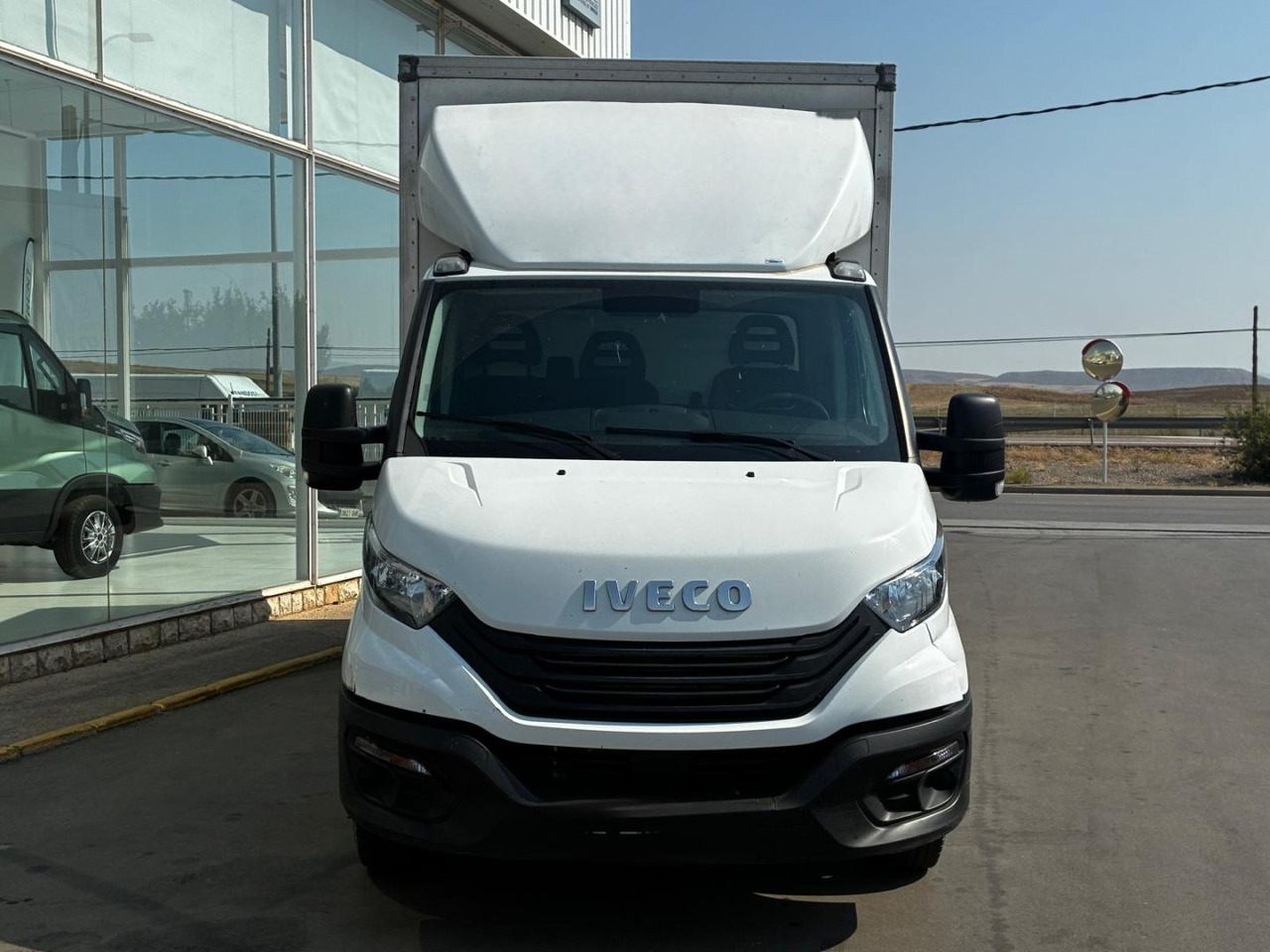 Caja cerrada IVECO 35C16 3.0 20m3 - Fourgon grand volume: photos 2 Caja cerrada IVECO 35C16 3.0 20m3 - Fourgon grand volume: photos 2