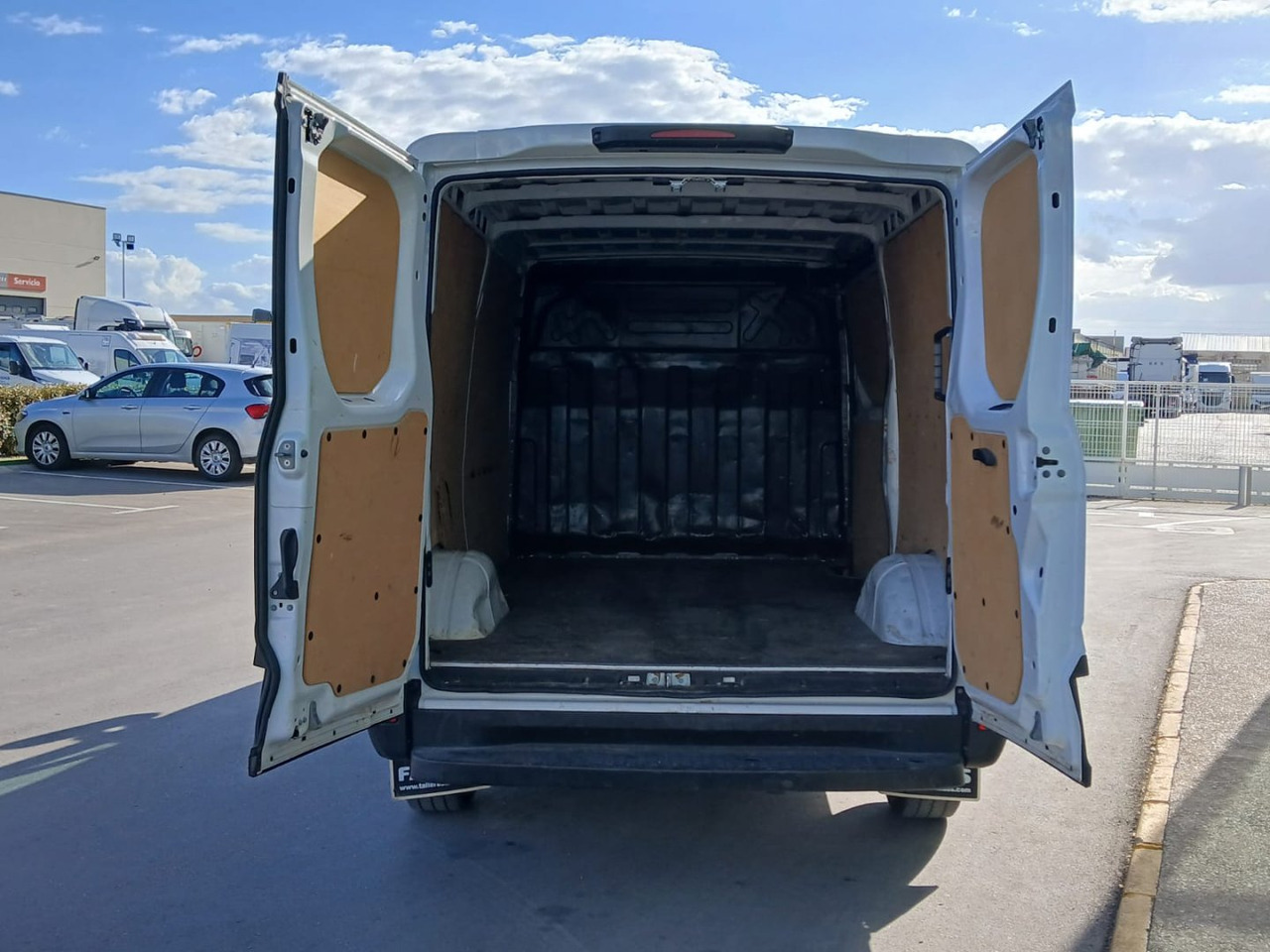 Furgón IVECO 35S16 V 9m3 - Fourgon utilitaire: photos 5 Furgón IVECO 35S16 V 9m3 - Fourgon utilitaire: photos 5