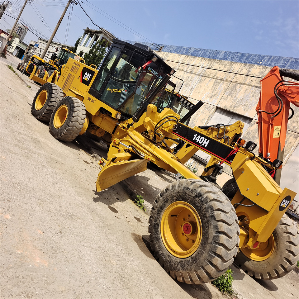 CAT 140H CATERPILLAR 140K 140G - Niveleuse: photos 2 CAT 140H CATERPILLAR 140K 140G - Niveleuse: photos 2