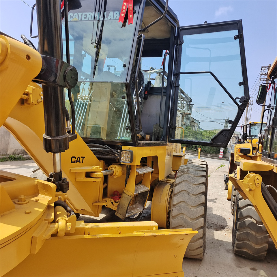 CAT 140H CATERPILLAR 140K 140G - Niveleuse: photos 5 CAT 140H CATERPILLAR 140K 140G - Niveleuse: photos 5