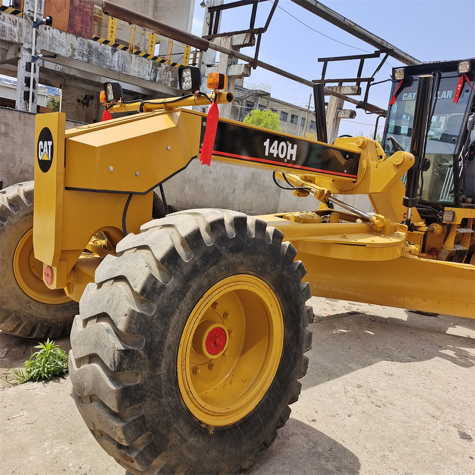 CAT 140H CATERPILLAR 140K 140G - Niveleuse: photos 3 CAT 140H CATERPILLAR 140K 140G - Niveleuse: photos 3