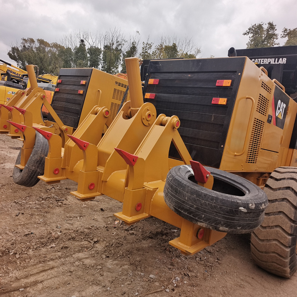 CAT 140K 140H 140G - Niveleuse: photos 3 CAT 140K 140H 140G - Niveleuse: photos 3