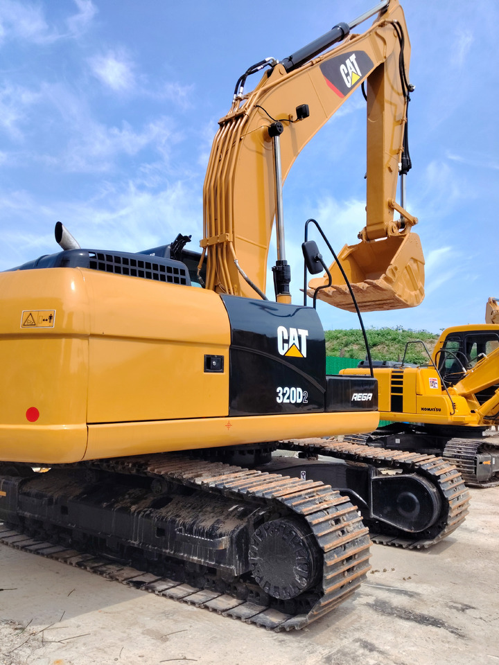 CAT 320D2 L WITH C7.1 ENGINE - Pelle sur chenille: photos 3 CAT 320D2 L WITH C7.1 ENGINE - Pelle sur chenille: photos 3