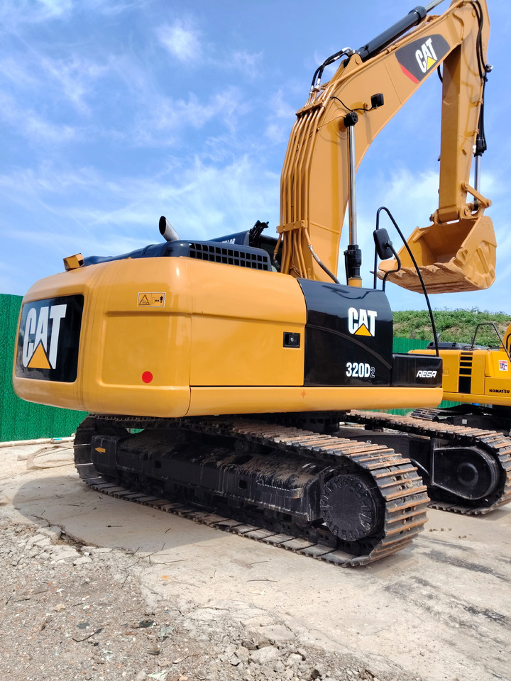 CAT 320D2 L WITH C7.1 ENGINE - Pelle sur chenille: photos 2 CAT 320D2 L WITH C7.1 ENGINE - Pelle sur chenille: photos 2
