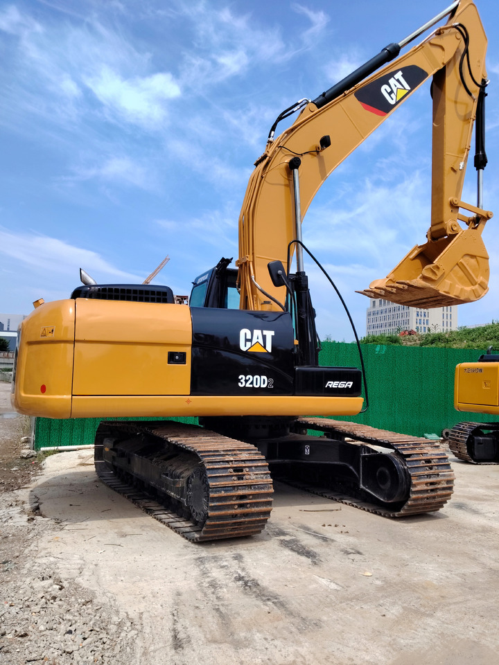 CAT 320D2 L WITH C7.1 ENGINE - Pelle sur chenille: photos 1 CAT 320D2 L WITH C7.1 ENGINE - Pelle sur chenille: photos 1