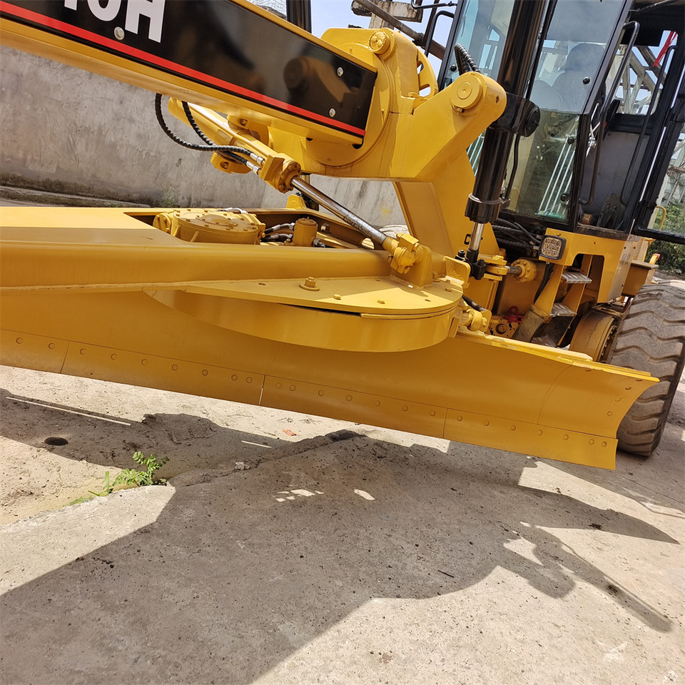 CATERPILLAR 140H CAT - Niveleuse: photos 3 CATERPILLAR 140H CAT - Niveleuse: photos 3