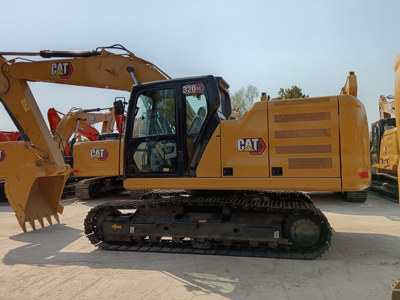 CATERPILLAR 320 GC CAT 320GC 320D2L 330GC 336GC 323GC - Pelle sur chenille: photos 1 CATERPILLAR 320 GC CAT 320GC 320D2L 330GC 336GC 323GC - Pelle sur chenille: photos 1
