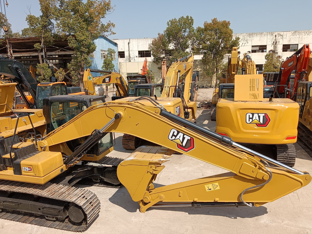 CATERPILLAR 320 GC CAT 320GC 323GC 336GC - Pelle sur chenille: photos 5 CATERPILLAR 320 GC CAT 320GC 323GC 336GC - Pelle sur chenille: photos 5