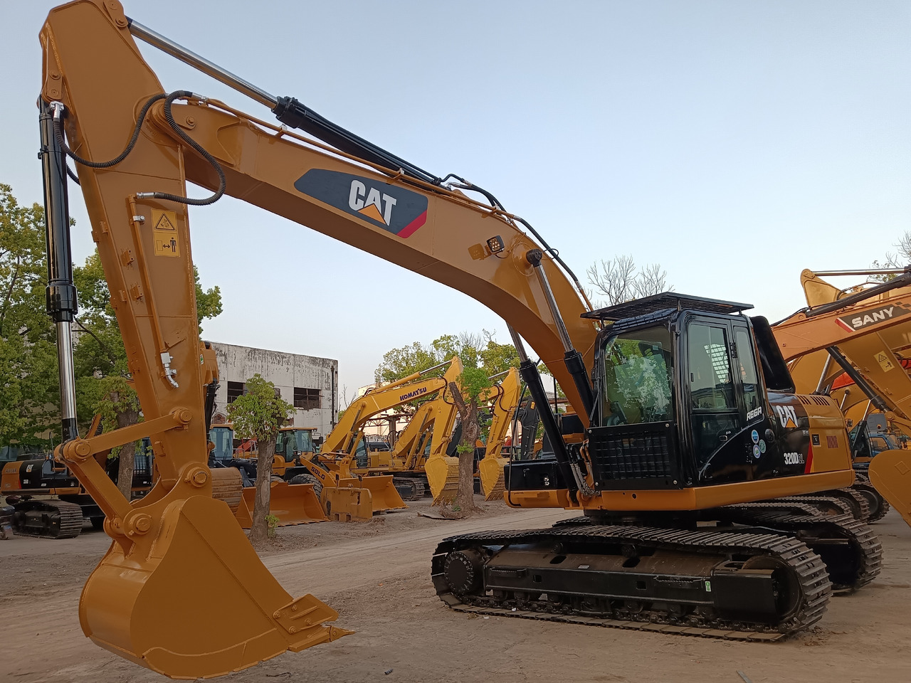 CATERPILLAR 320D2 L CAT 320D 2 L 330D 336D 320GC - Pelle sur chenille: photos 4 CATERPILLAR 320D2 L CAT 320D 2 L 330D 336D 320GC - Pelle sur chenille: photos 4