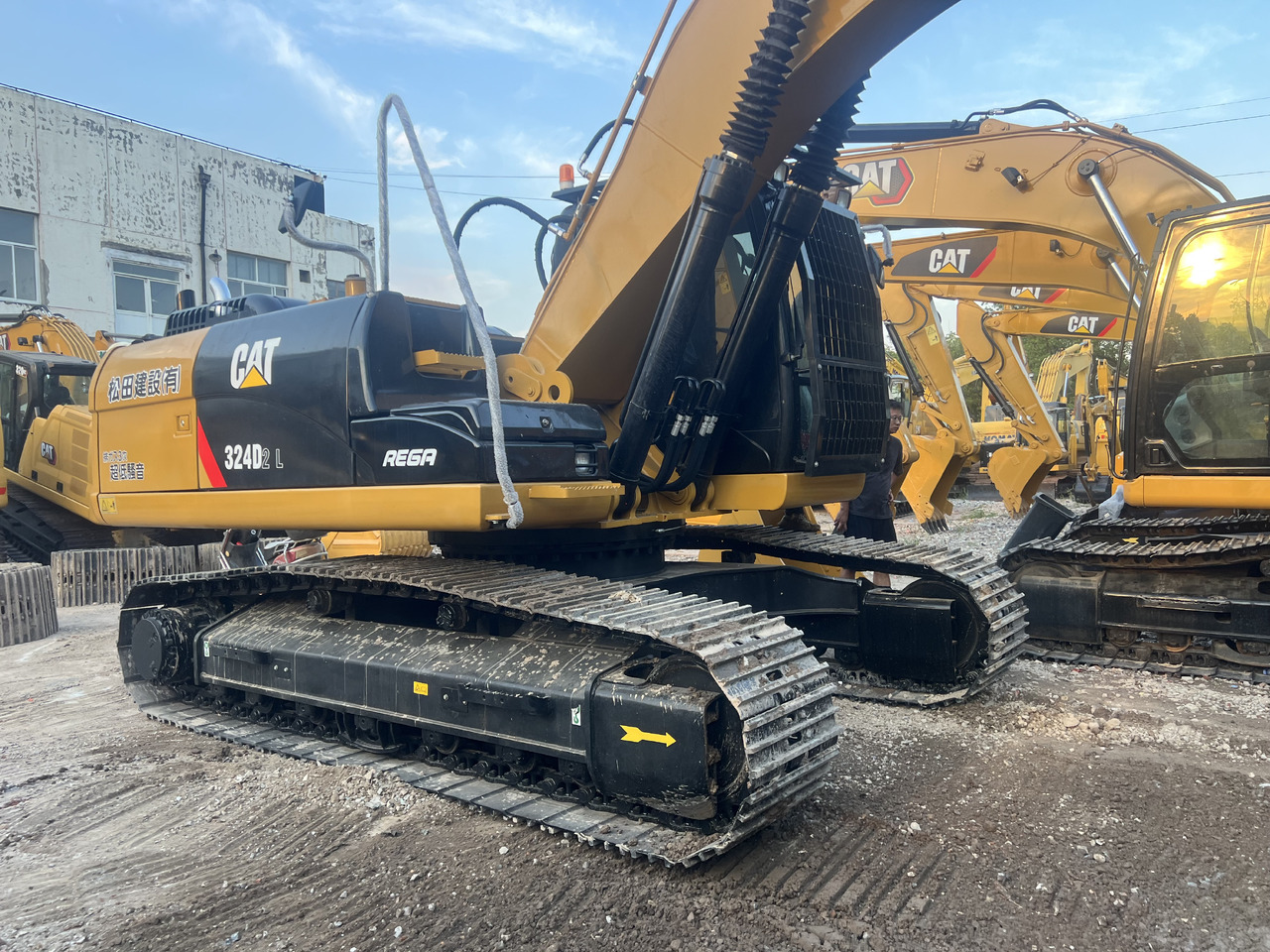 CATERPILLAR 324DL CAT 324D2L 330D2L 323GC - Pelle sur chenille: photos 4 CATERPILLAR 324DL CAT 324D2L 330D2L 323GC - Pelle sur chenille: photos 4