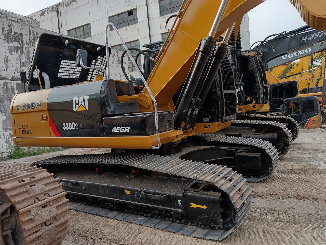 CATERPILLAR 330 D2L CAT330D2L - Pelle sur chenille: photos 2 CATERPILLAR 330 D2L CAT330D2L - Pelle sur chenille: photos 2