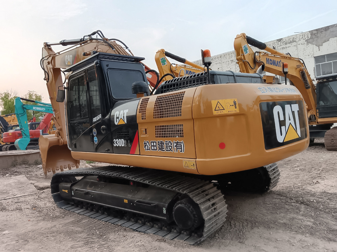 CATERPILLAR 330 D2L CAT330D2L - Pelle sur chenille: photos 1 CATERPILLAR 330 D2L CAT330D2L - Pelle sur chenille: photos 1