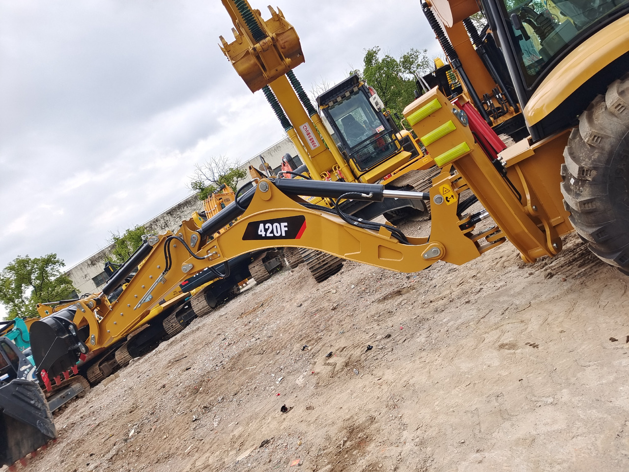 CATERPILLAR 420F CAT 420 F JCB 3CX - Tractopelle: photos 4 CATERPILLAR 420F CAT 420 F JCB 3CX - Tractopelle: photos 4