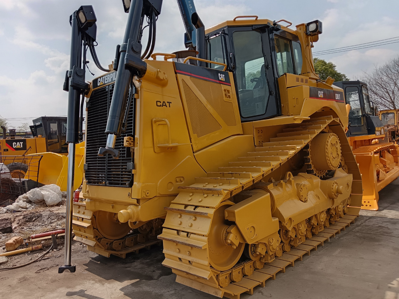 CATERPILLAR D8T CAT D8R D10N - Bulldozer: photos 1 CATERPILLAR D8T CAT D8R D10N - Bulldozer: photos 1