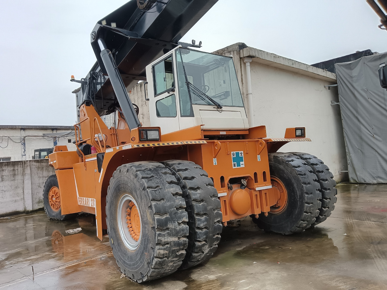CVS FERRARI 278 F278.6 - Reach stacker: photos 2 CVS FERRARI 278 F278.6 - Reach stacker: photos 2