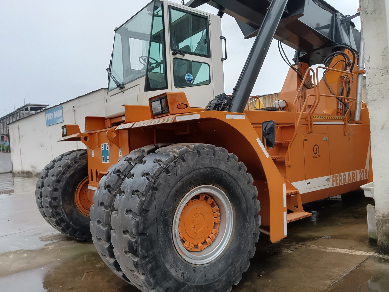 CVS FERRARRI 278 F278.6 - Reach stacker: photos 4 CVS FERRARRI 278 F278.6 - Reach stacker: photos 4