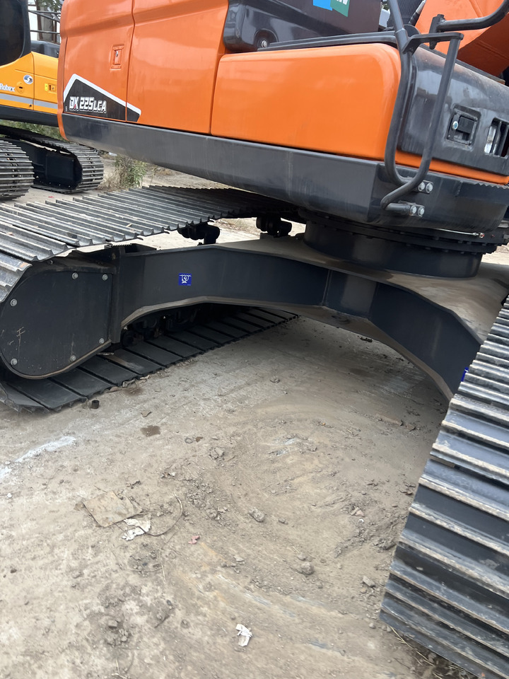 DEVELON DX225 - Pelle sur chenille: photos 5 DEVELON DX225 - Pelle sur chenille: photos 5