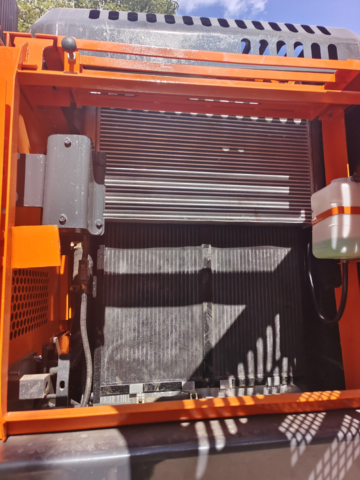 DOOSAN DX225LCA - Pelle sur chenille: photos 3 DOOSAN DX225LCA - Pelle sur chenille: photos 3