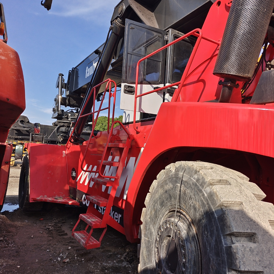 FANTUZZI CS45KMHD 45 TON - Reach stacker: photos 4 FANTUZZI CS45KMHD 45 TON - Reach stacker: photos 4