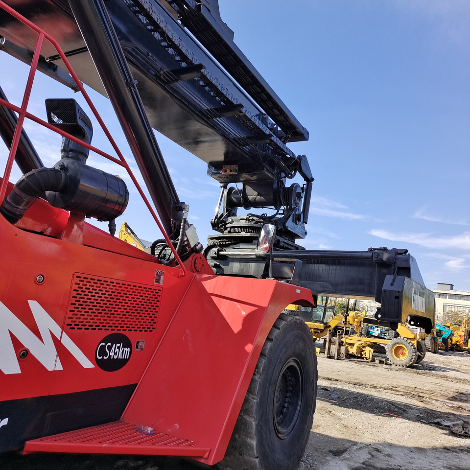 FANTUZZI CS45KMHD - Reach stacker: photos 5 FANTUZZI CS45KMHD - Reach stacker: photos 5