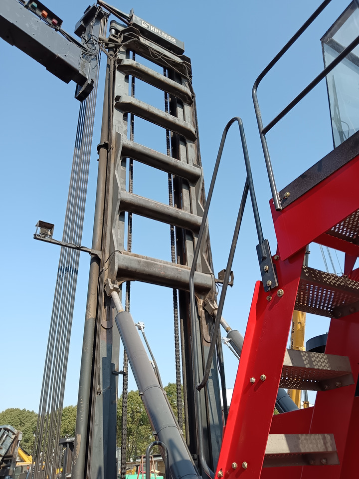 KALMAR DCE90 - Reach stacker: photos 5 KALMAR DCE90 - Reach stacker: photos 5